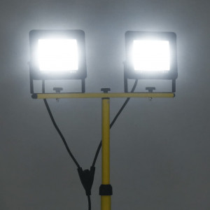 Foco LED con trípode 2x100 W blanco frío H