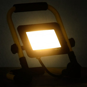 Foco LED con asa 30 W blanco cálido H