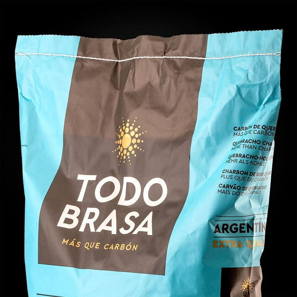 Carbón argentino Todobrasa. Saco de 10 KG. Minipalet 18 UDS. M 3