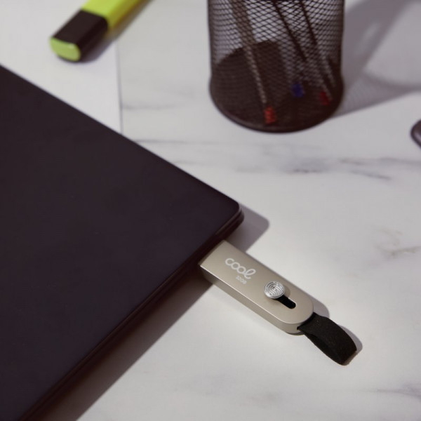 Pen Drive USB x64 GB 2.0 COOL Optimus Silver M 4