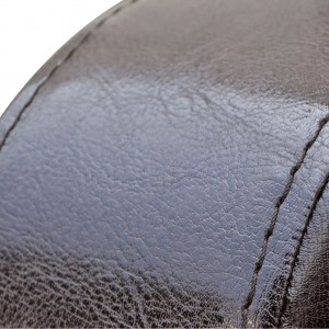 Poltrona em couro artificial castanho H