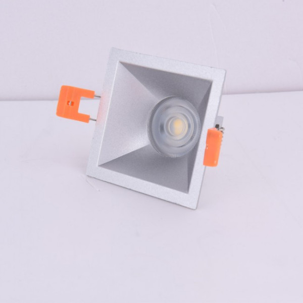 Empotrable Confort Cuadrado (plateado) M 5