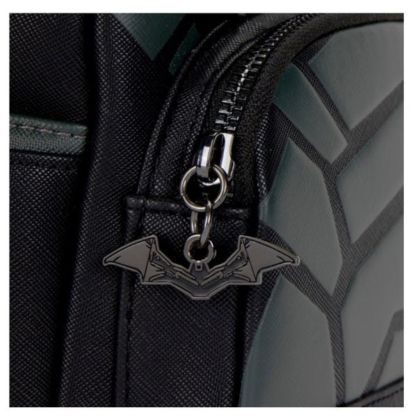 Mini mochila Loungefly DC Comics Batman M 4