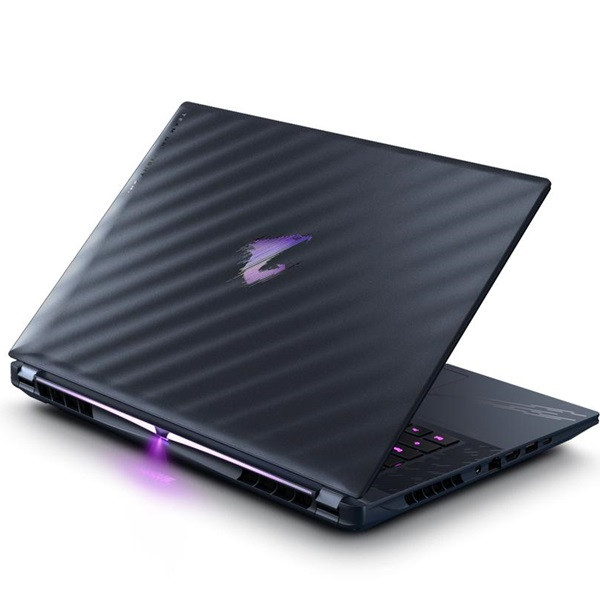 PORTATIL GIGABYTE AORUS MASTER 16 U9-275HX 32GB SSD 1TB 16" M 4